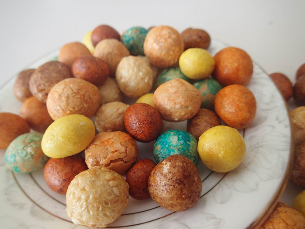 Various Color Japanese Peanut Crackers Crunchy Mixed Sugar Coated Peanuts