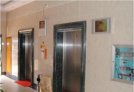 12.1 inch Wall Mount LCD Display , 400cd/m2 lCD Advertising Board