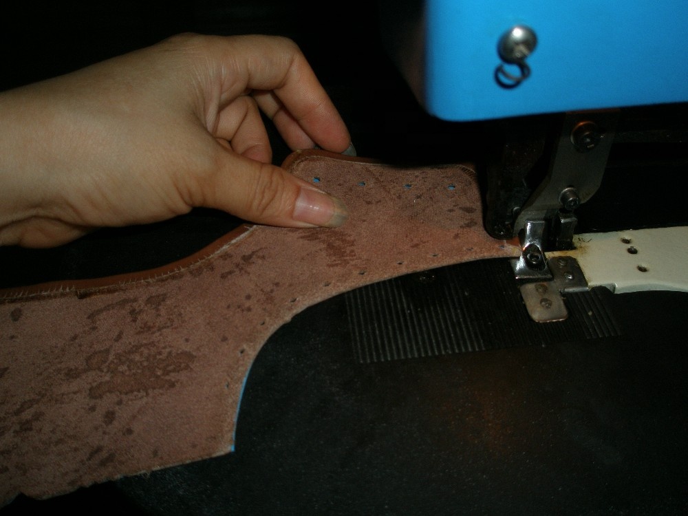 Automatic Grade Automatic YT-701A-B PU Leather Upper Edge Folding Flanging Machine With Auto Gluing Shoe Machine Making