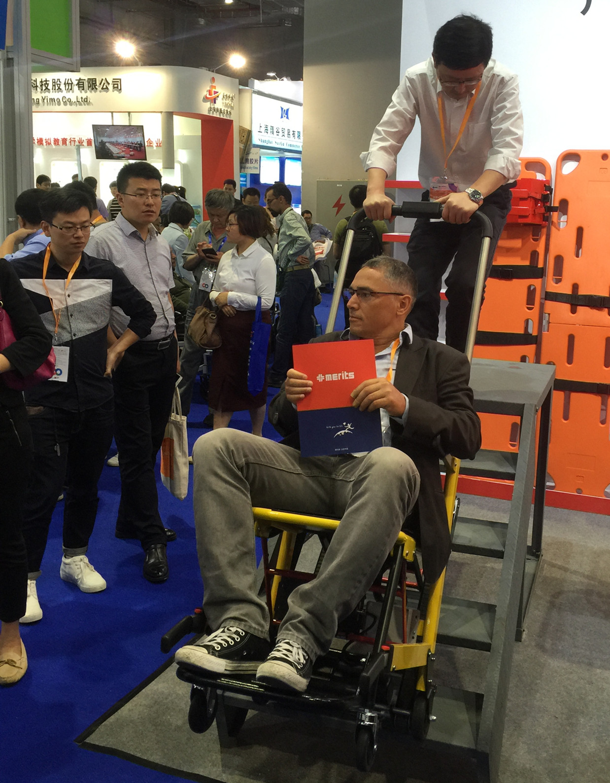 Foldable Portable Medical Examination Bed N Folded Medical Couch Bed