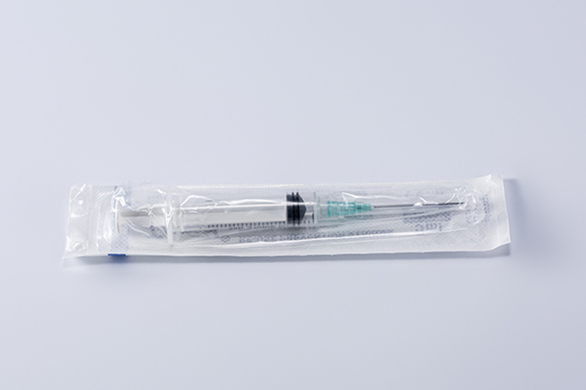 FDA510K CE ISO Plastic Luer slip/lock Sterile Disposable Syringe with needle for Vaccine 3ml 5ml