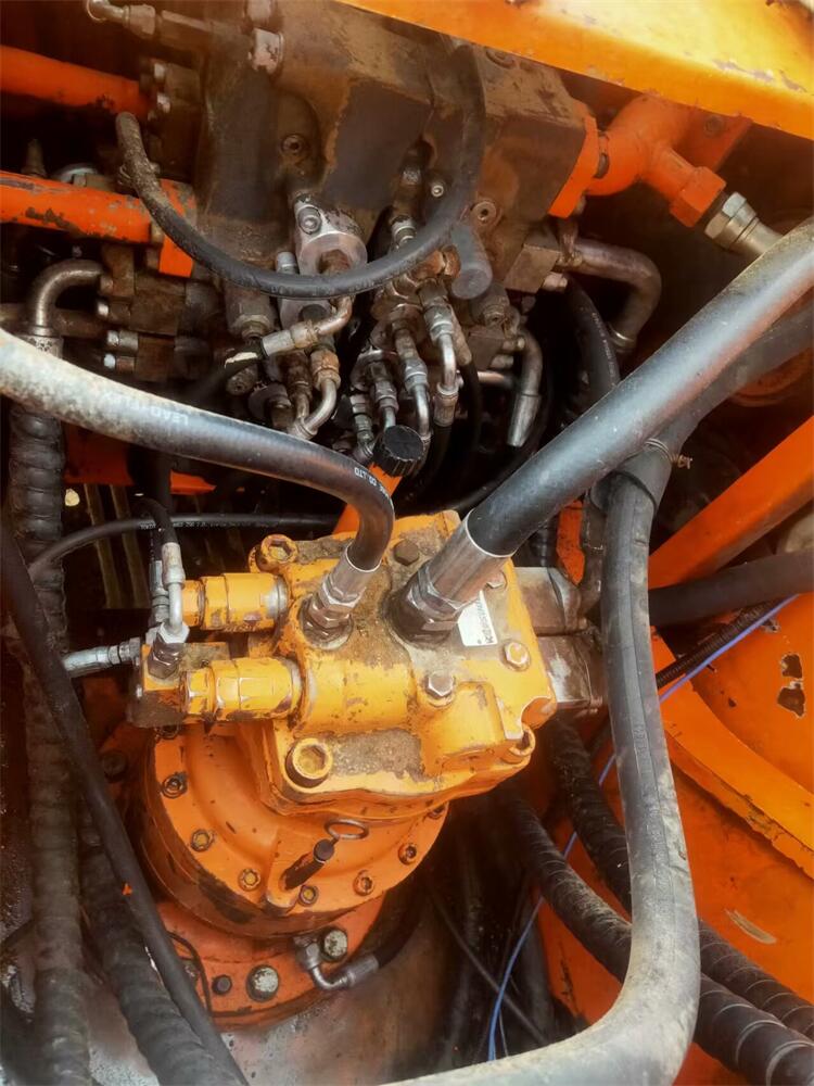 Original DOOSAN DH225 Crawler Excavator with 1m3 Bucket Capacity and 108KW Power