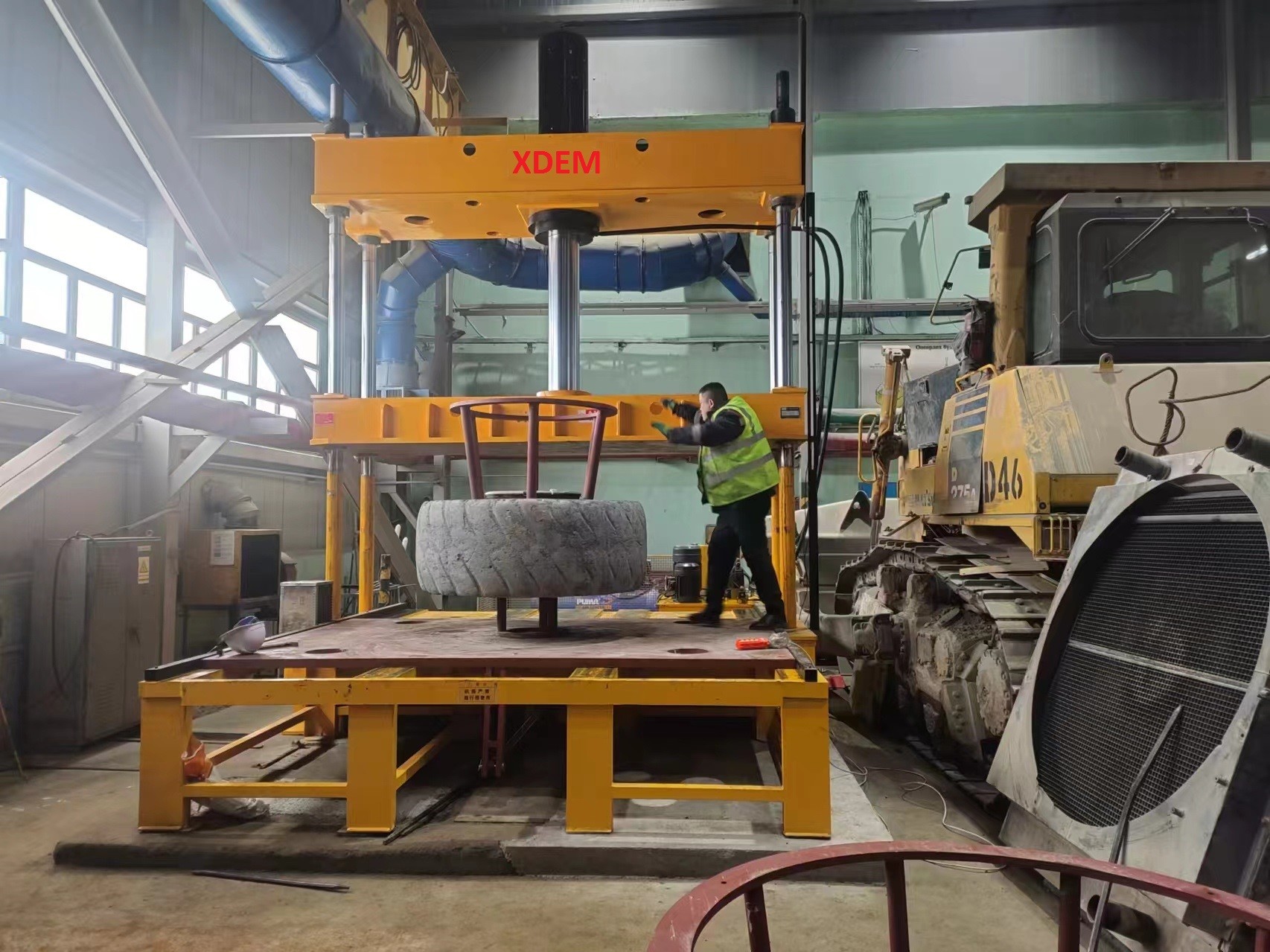 XDEM 260T Hydraulic Tire Press For Mining OTR Tires Mining Trucks Tires 23.5R25 29.5R25 35/65R35 45/68R45