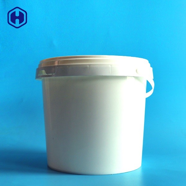 White Round Plastic Container Hygienic Reusable Environmentally Friendly