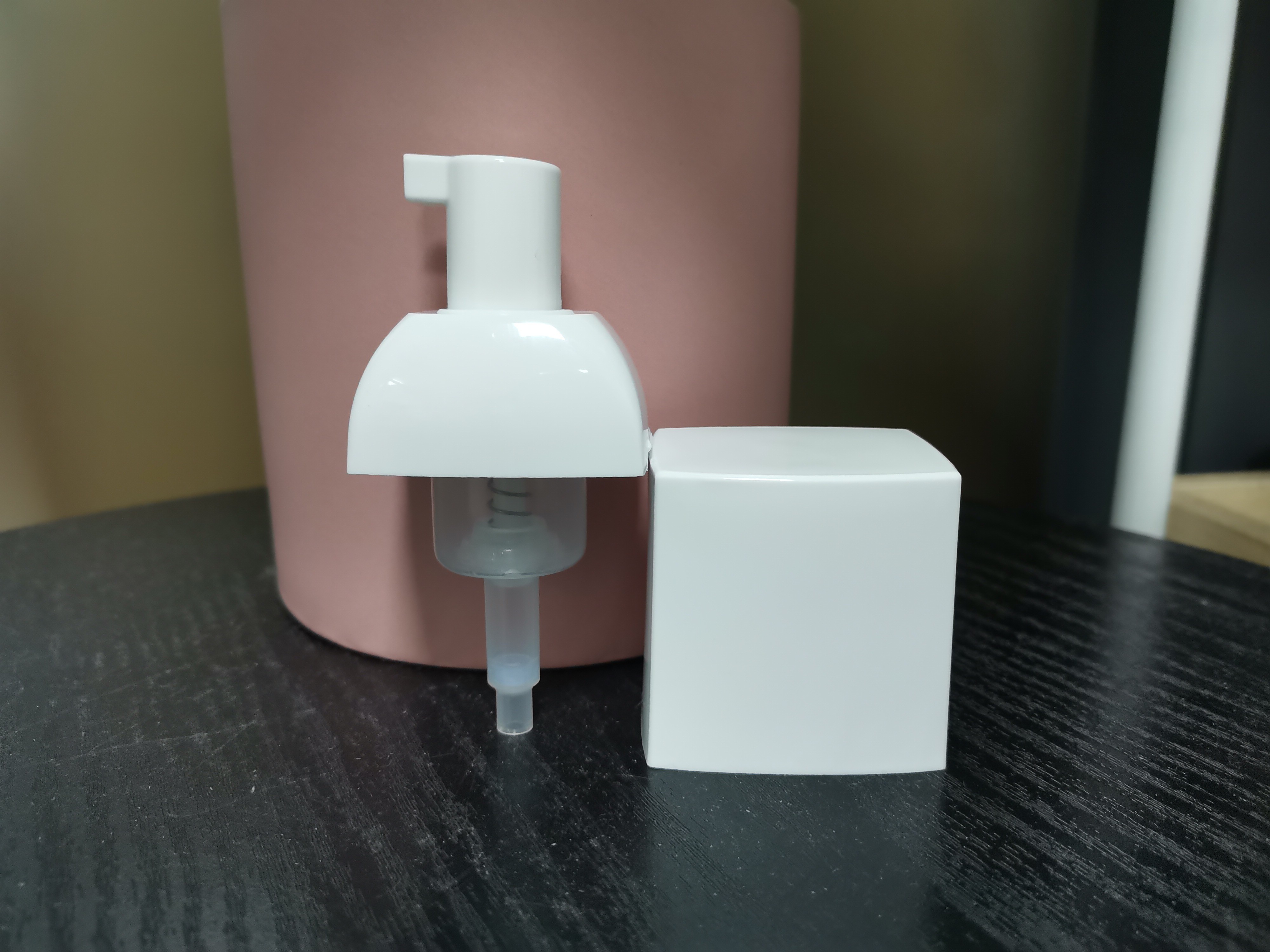 Travel-Ready Facial Cleanser Mini Foam Pump With Plastic Material And Long-Lasting Effect