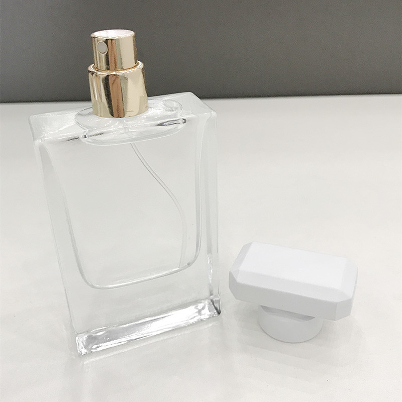 Elegant Zamak Perfume Caps In Round Shape For Classic Packaging