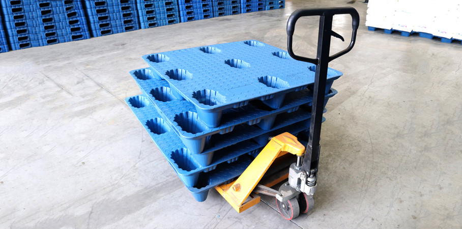 Durable Convenient SGS Blow Molding Plastic Pallets 1000*800 mm Lighter Pallets