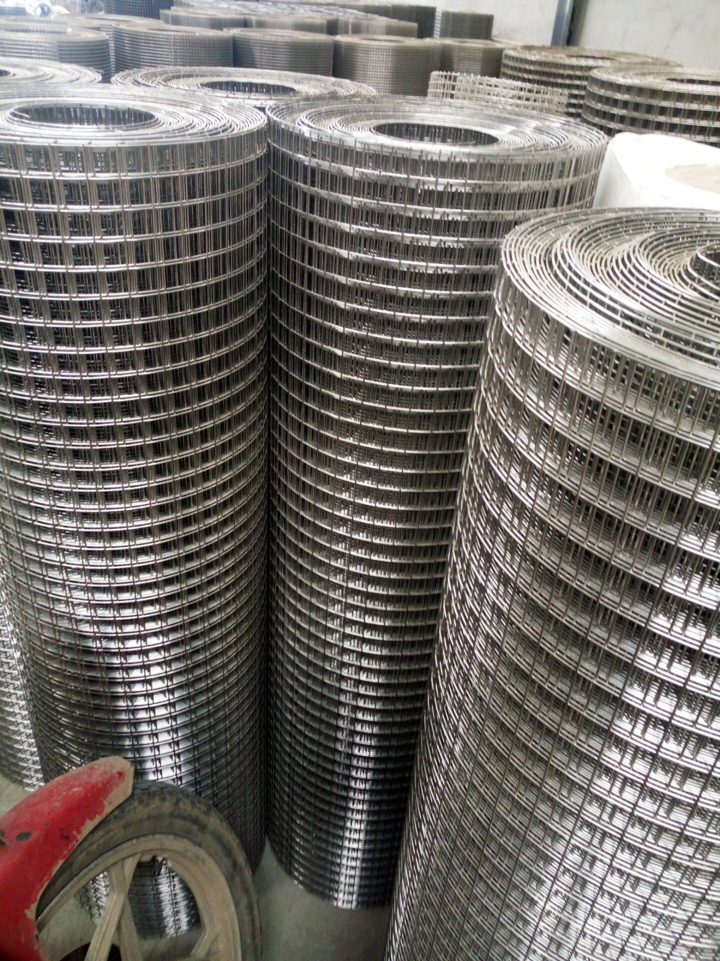 Square Hole Welded Wire Mesh Fencing Rolls Easy To Transport Corrosion Resistance
