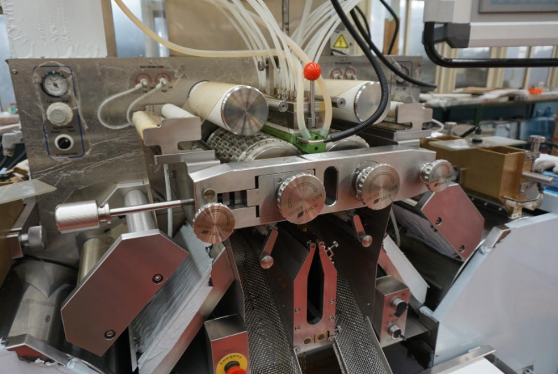 Big Pharma Cosmetic Vegetarian Softgel Capsule Filling Machine