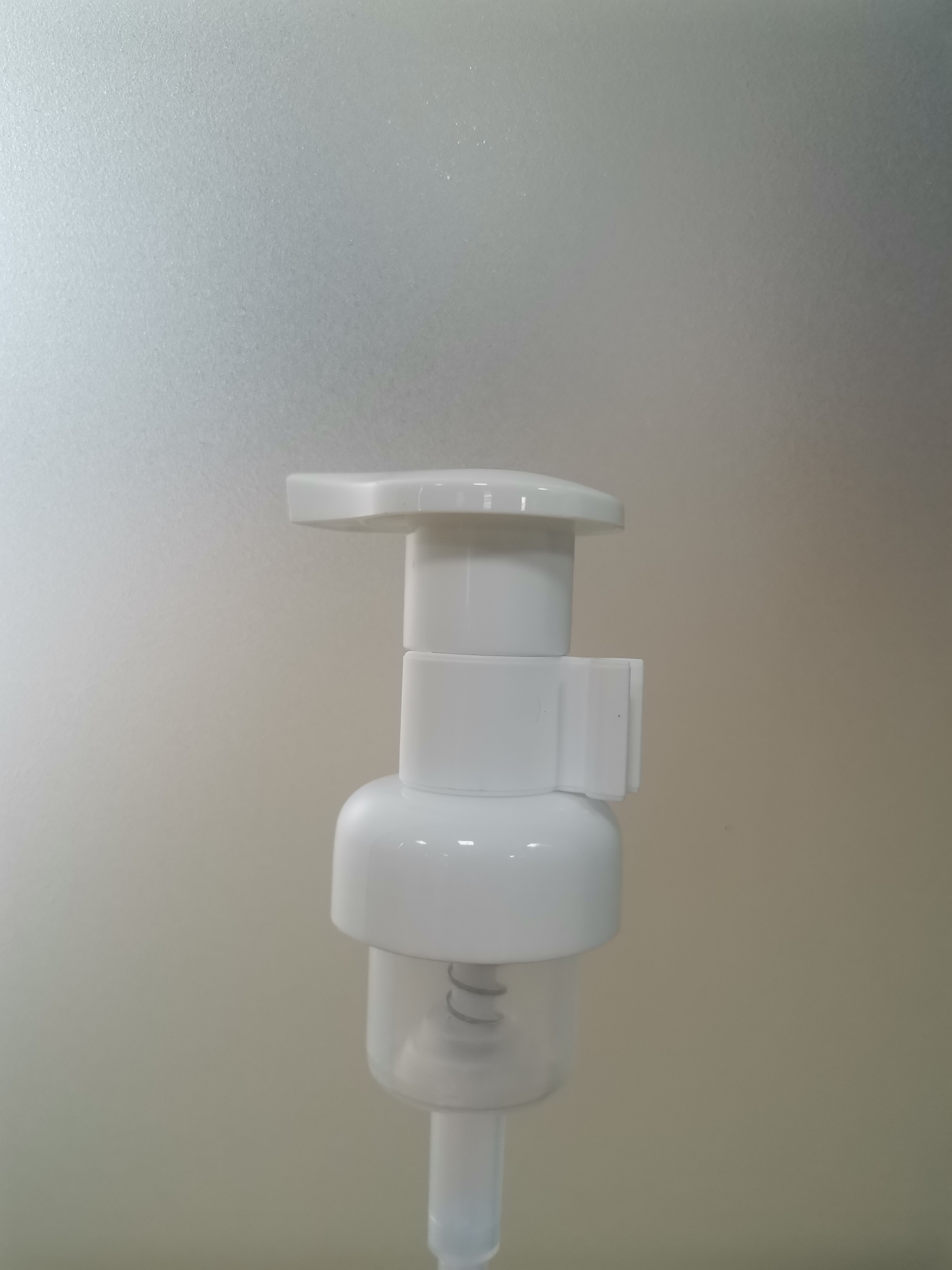 Attractive Smooth Foam Pump 0.4CC With Second Gen Engine 30mm Diameter Clear Overcap