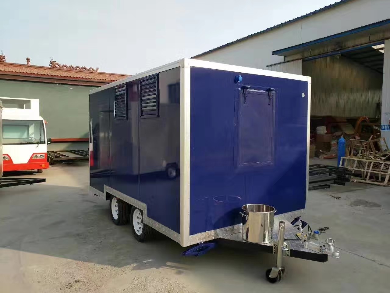 CE Certified Street Fast Food Trailer Truck Coffee Bar Ice Cream Truck Mobile Catering