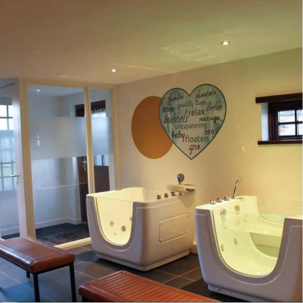 Tubeless Pump Newborn Baby Tub Acrylic Freestanding With Shower Handle