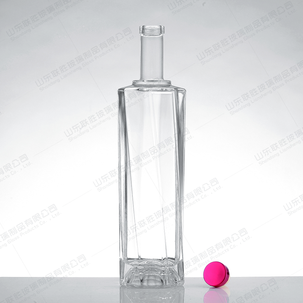 Bottle color Customized Luxury XO Brandy 700ml Glass Spirit Bottles with Glass Cap