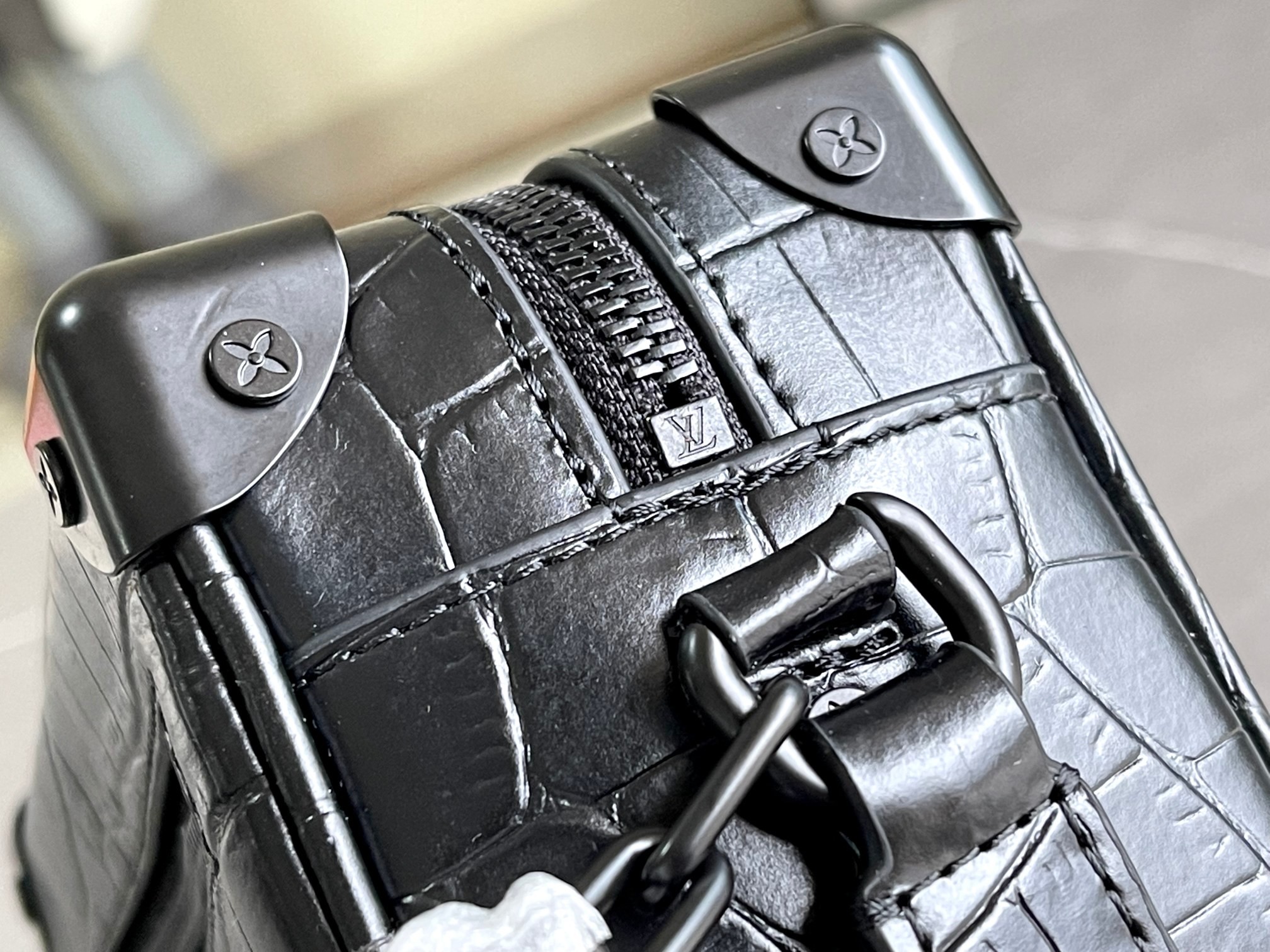 Crocodilien Matte Black Louis Vuitton LV Soft Trunk Mini Small Patent Leather