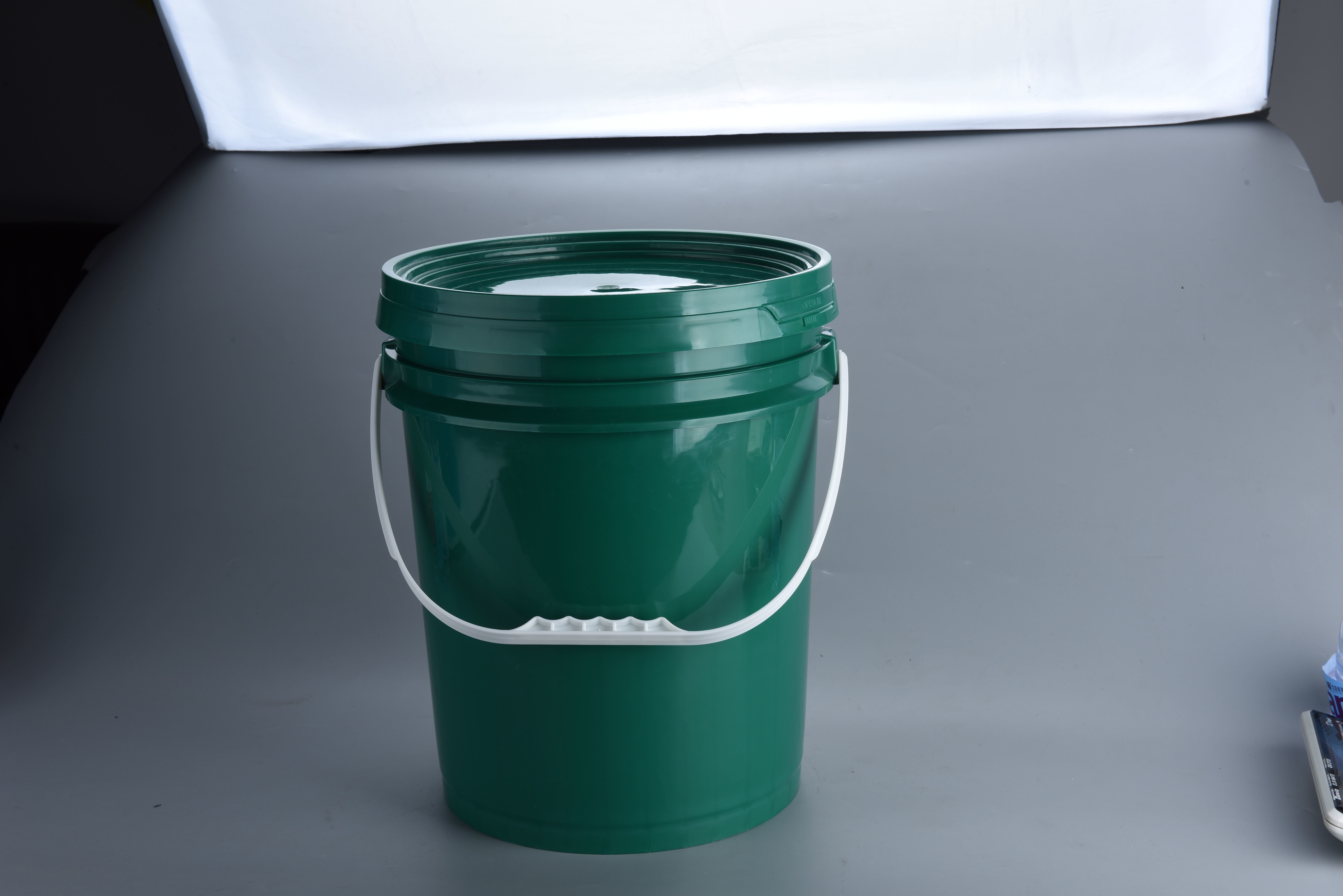 18L Customizable Plastic Paint Bucket For Chemical Packaging With Various Sizes Available