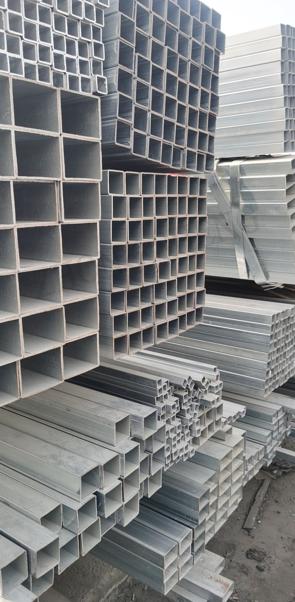 16Mn Decoiling 3 4 inch Hot Dip Galvanized Pipe 100 x 100 x 1.2 1.5 mm ASTM BS Galvanized Steel Square Tubing GI Pipe