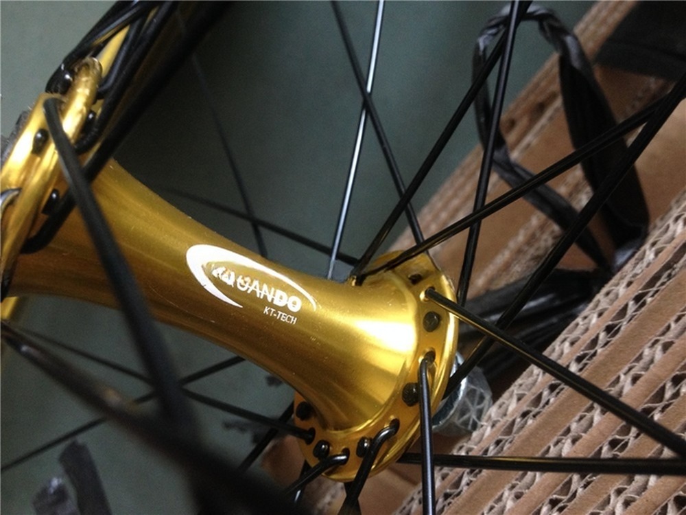 Customized 700C Fixed Gear Bike Wheel Set with Pantone Color and 32-40H Spoke Hole