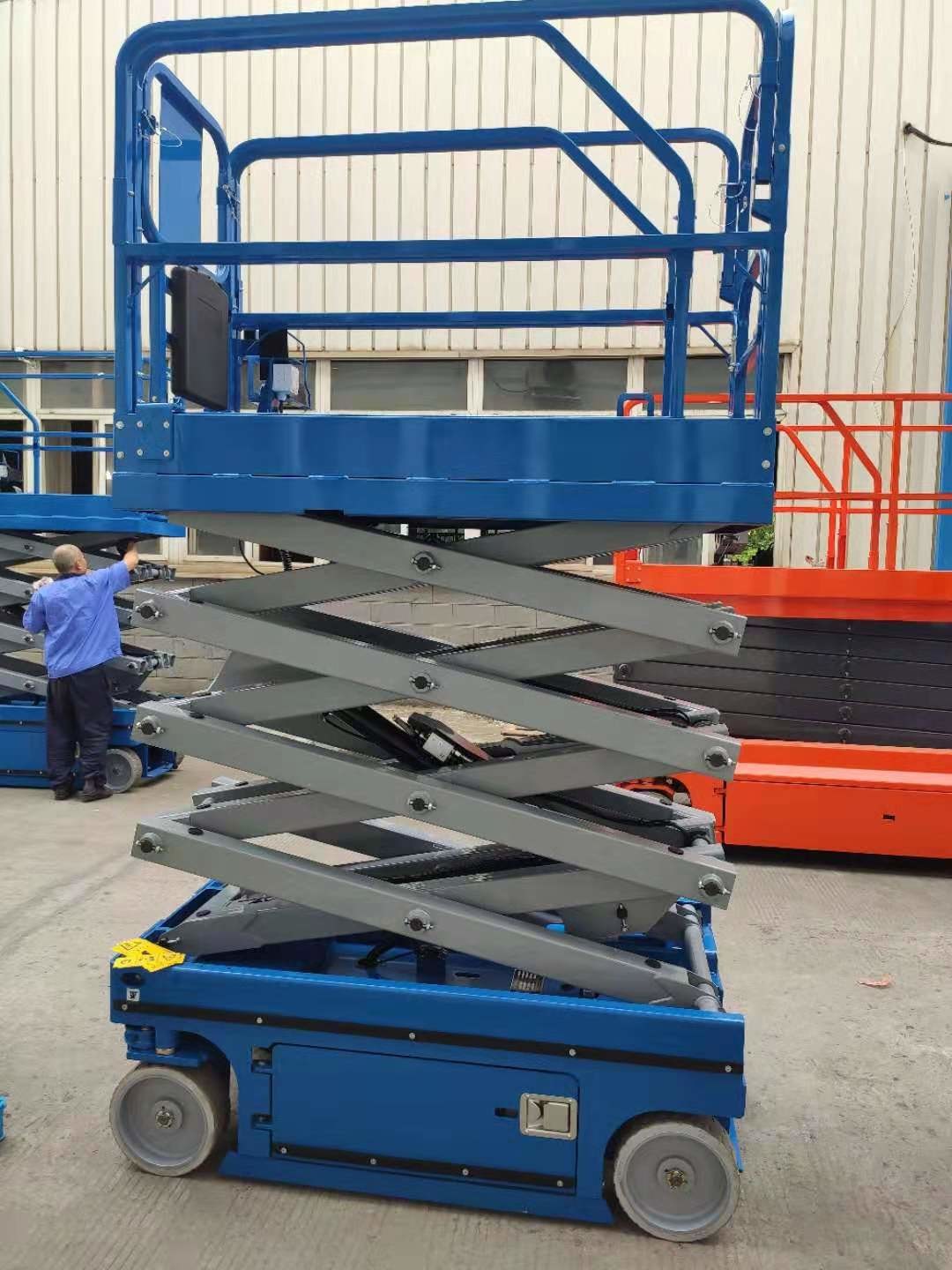 Compact 10m Hydraulic Scissor Lift / Diesel Scissor Lift Low Noise Easy Operation