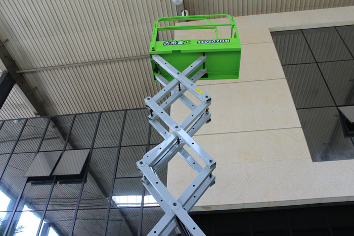 House Maintenance Self Propelled Scissor Lift Platform 6m Working Height
