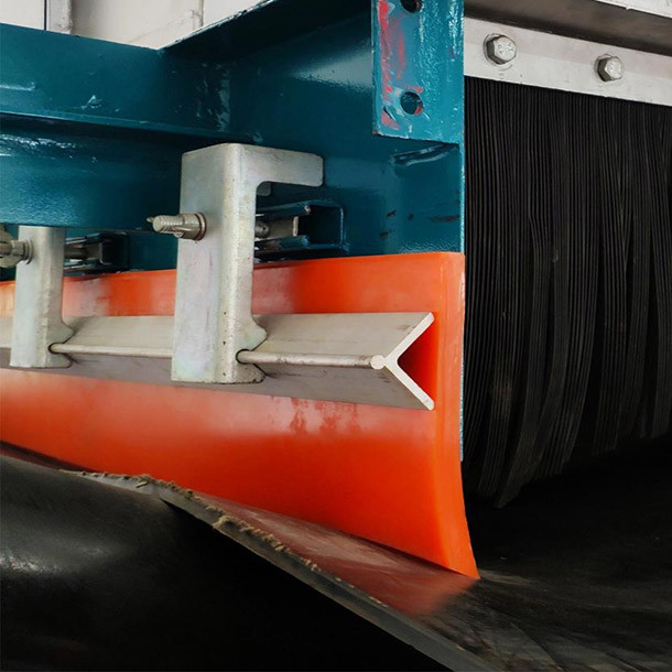 Polyurethane Skirt Rubber For Conveyor Mining Bulk Material Handling