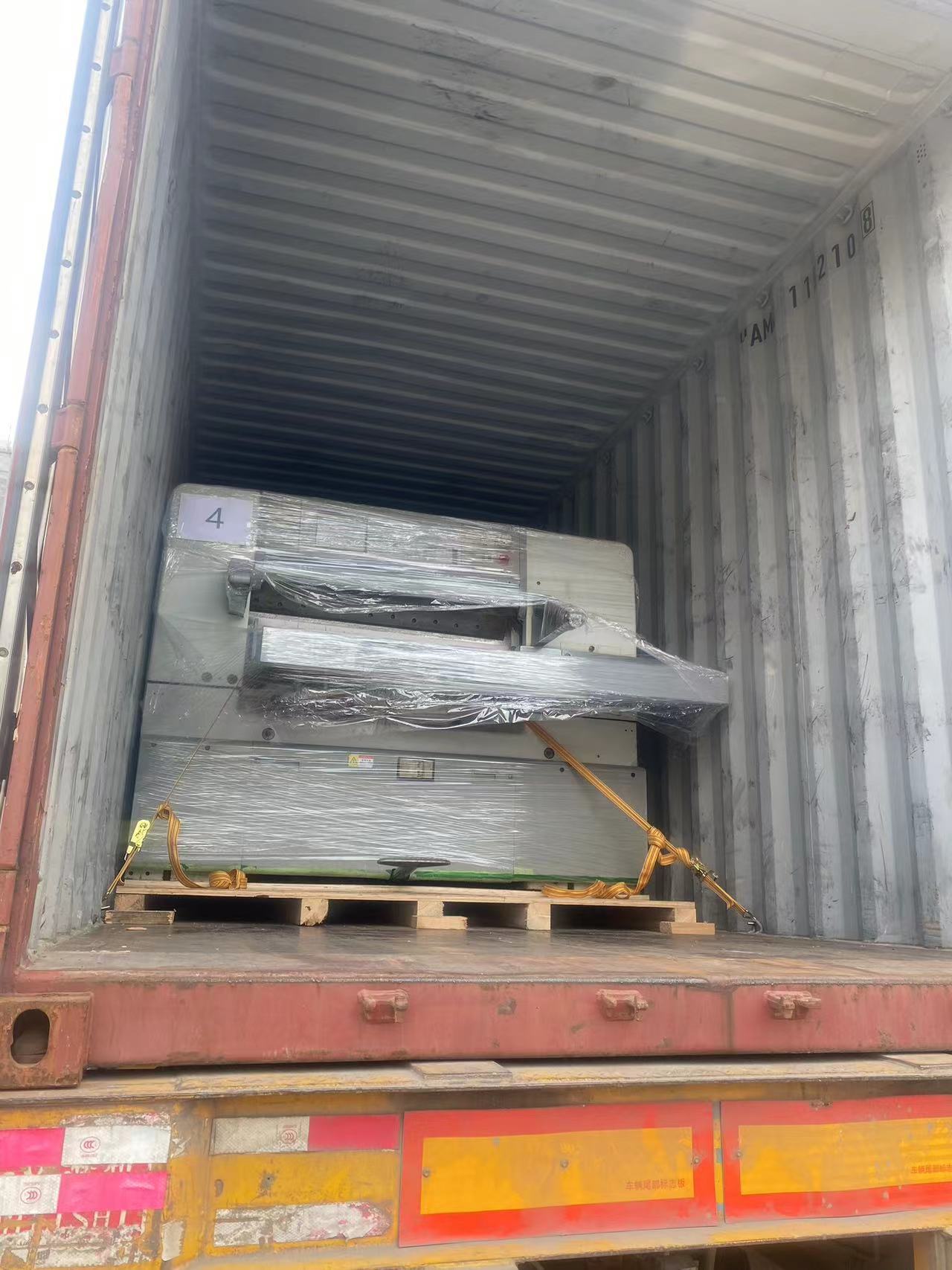 Germany Made Polar Paper Cutter 3800 KG Automatic Cutting Machine for Food Beverage