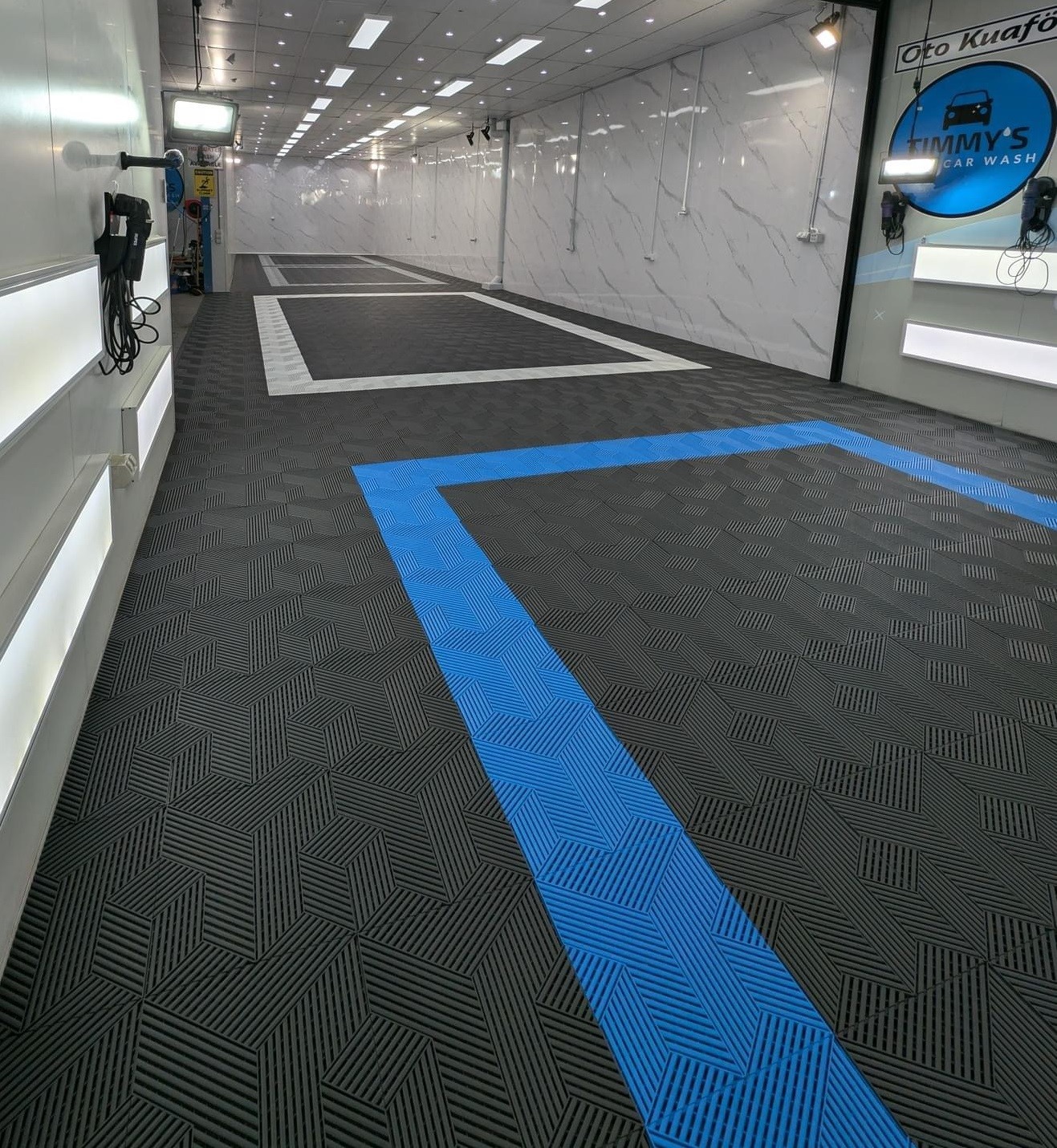 Modern Gray Plastic Interlock Flooring Tile for Indoor and Outdoor Use