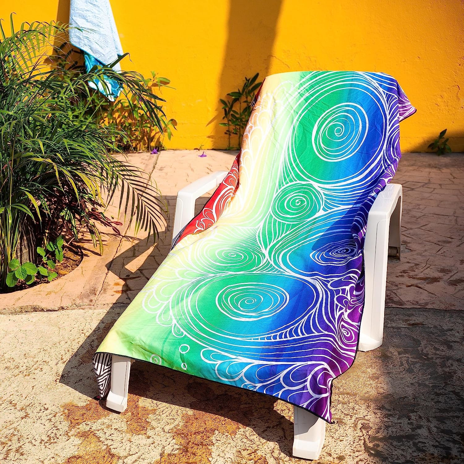 Factory Supplier Summer Hot Sale Soft Large Woman Lightweight Personalized Microfiber Beach Towels