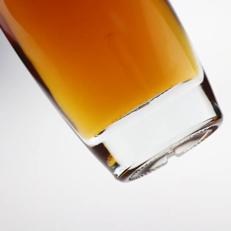 Glass Body Material Custom Glass Bottle for 700ml Super Flint Vodka Spirits Whisky Brandy