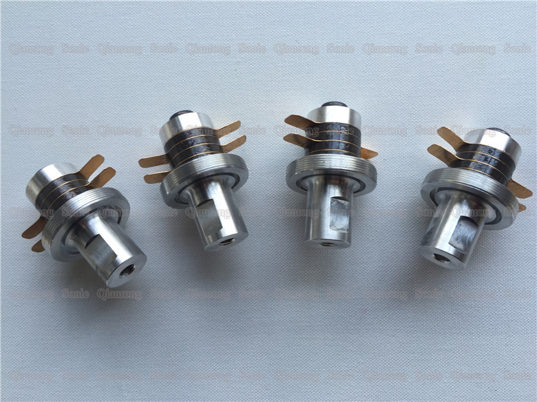 300W 40khz Ultrasonic Transducer 25mm Diameter Ceramic For Cutting 4um Amplitude
