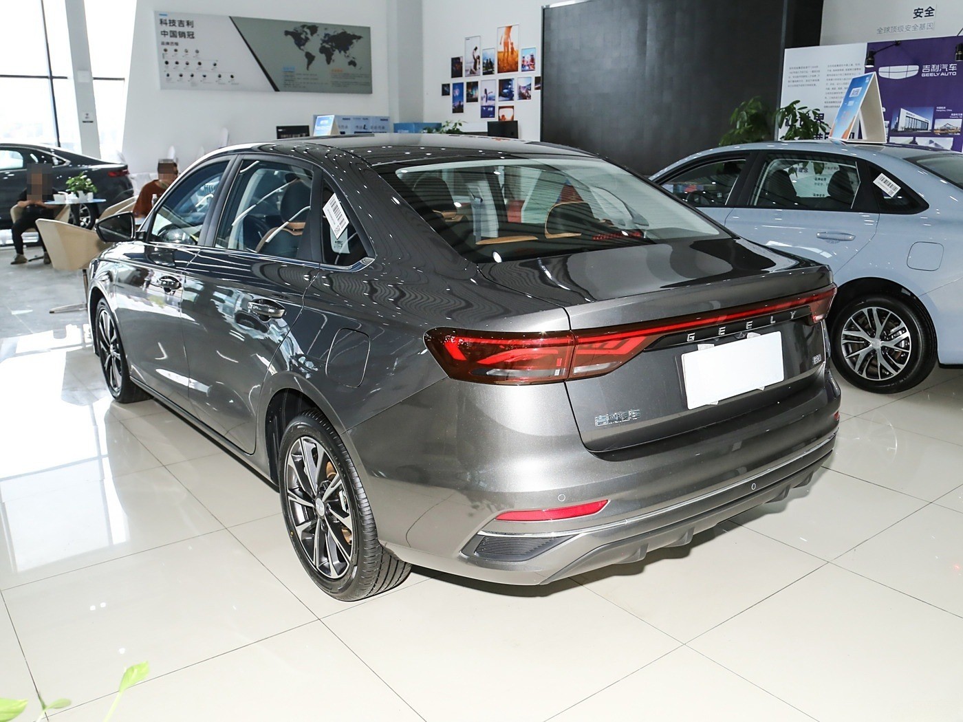 In Stock 5 Seats Car Gas Petrol Used Sedan Cars For Geely Emgrand