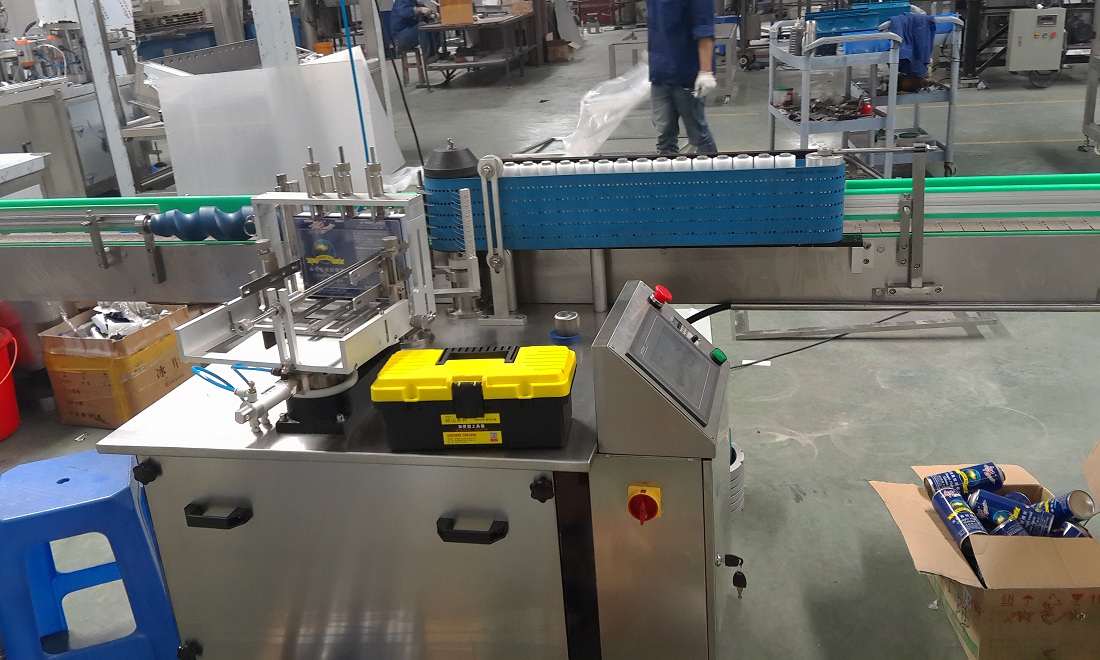 Wet Glue Bottle Labeling Machine with Automatic Labeling and 1mm Label Accuracy