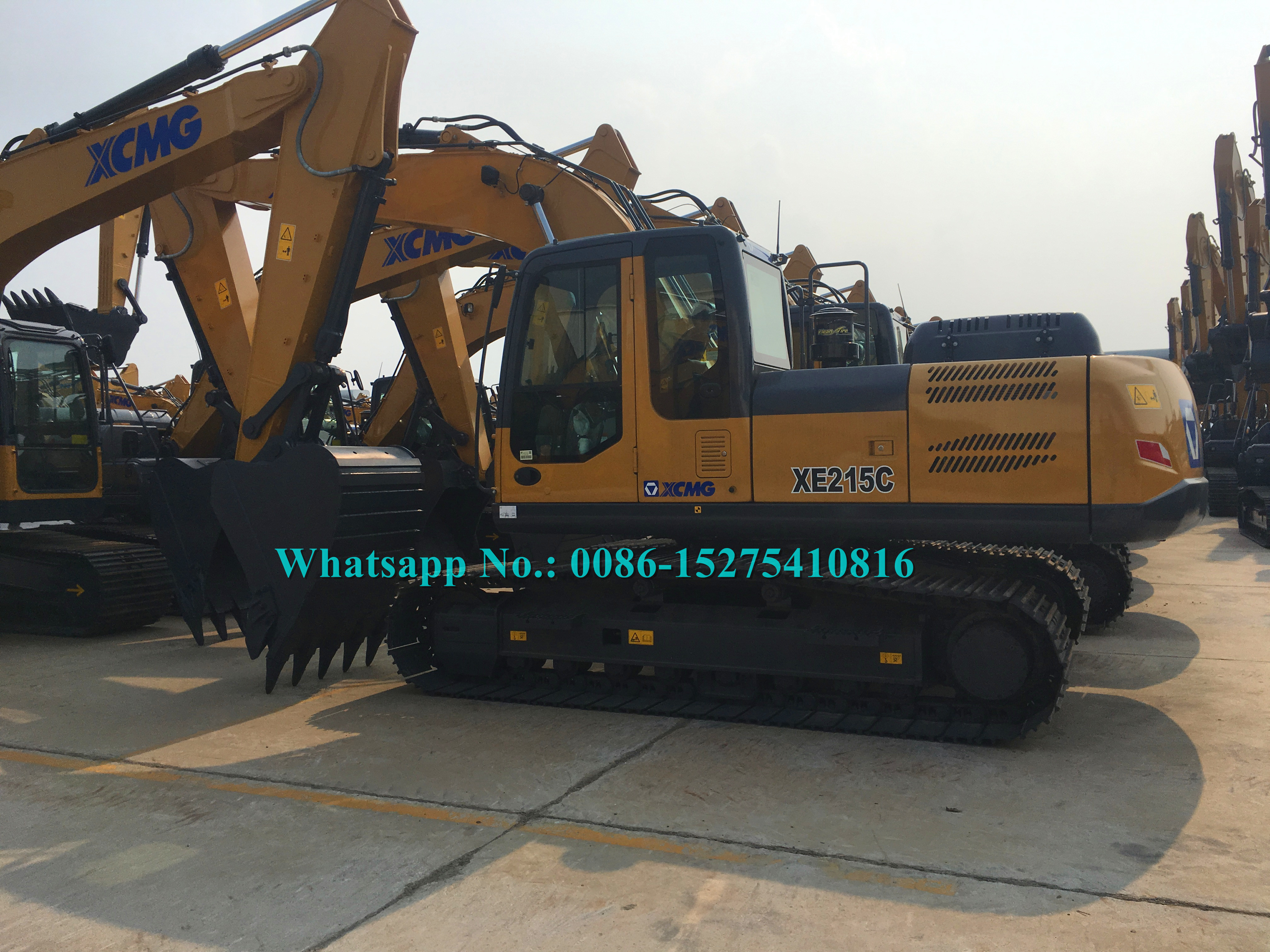 Sturdy XCMG Heavy Earth Moving Machinery With 1.0 M3 Bucket Capacity XE215C