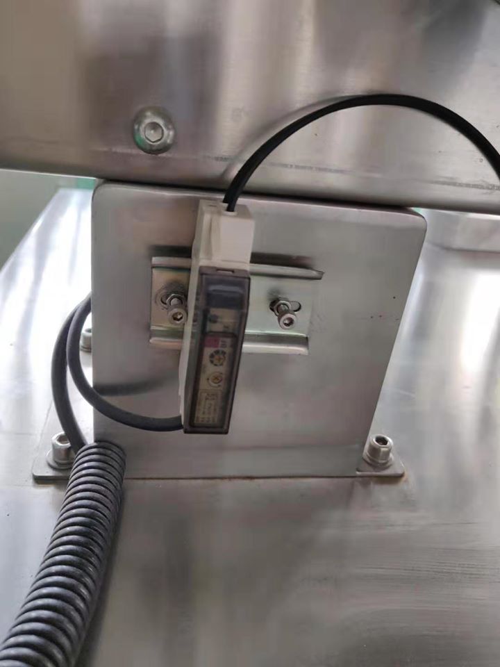 220V Automatic Bottle Capping Machine Screw Tightening Machines