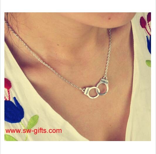 New Fashion Jewelry Handcuffs Choker Pendant Necklace Girl lover Valentine's Day
