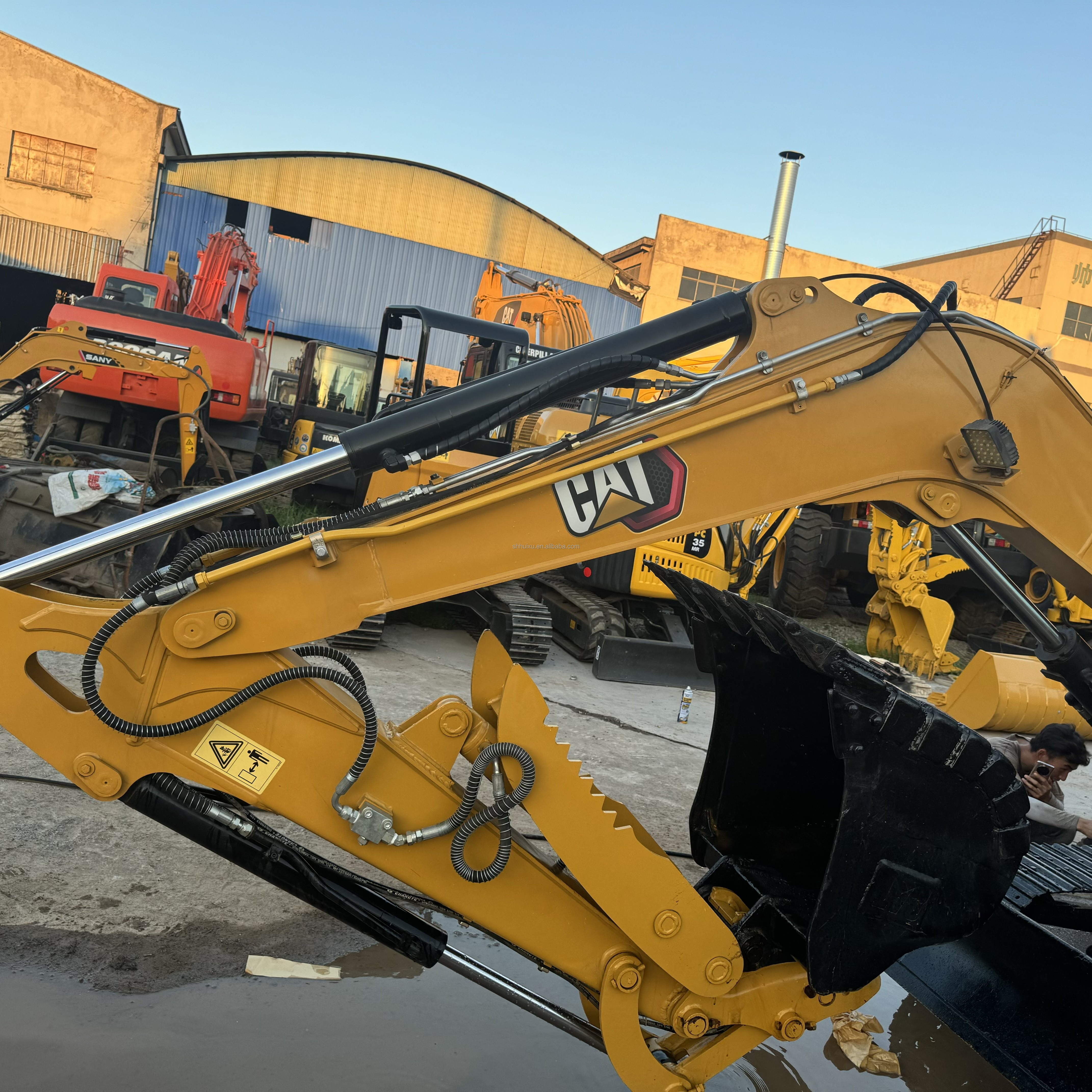 5 TON USED EXCAVATOR CAT305.5E WITH CHEAP PRICE FORSALE IN CHINA SHANGHAI