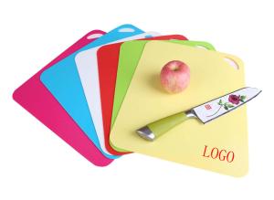 China Environmentally Friendly Plastic Cutting Board Logo Customized wholesale