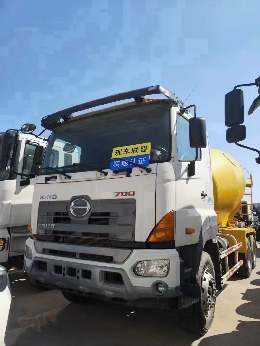 Hino 700 Used Concrete Mixer Truck 10m3 Euro III Emission standard