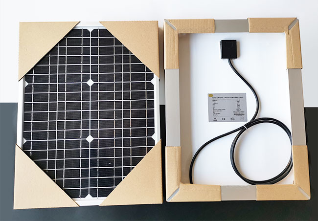 Small 25W Monocrystalline Solar Module High Transmission Tempered Glass IP65