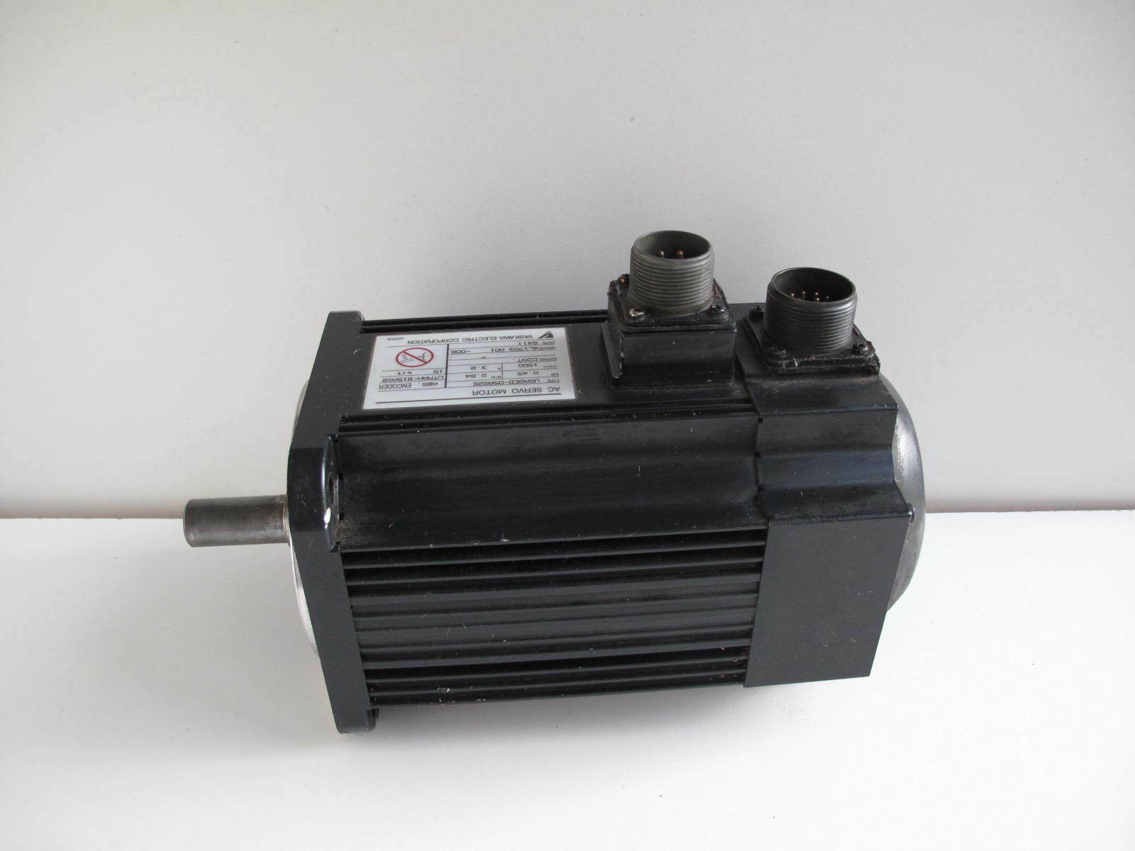 USAGED-05AS2S Ac Dc Servo Motor INPUT 2AMP 3PH 200V Original New,3-5 working day of deliver time .