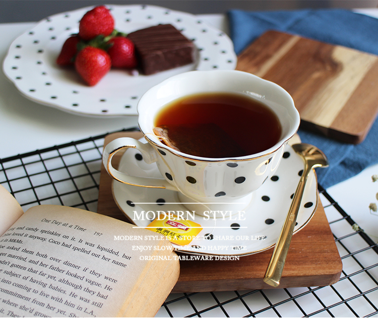 Business Gifts Occasion Vintage Porcelain Tea Cups And Saucers With Golden Handle
