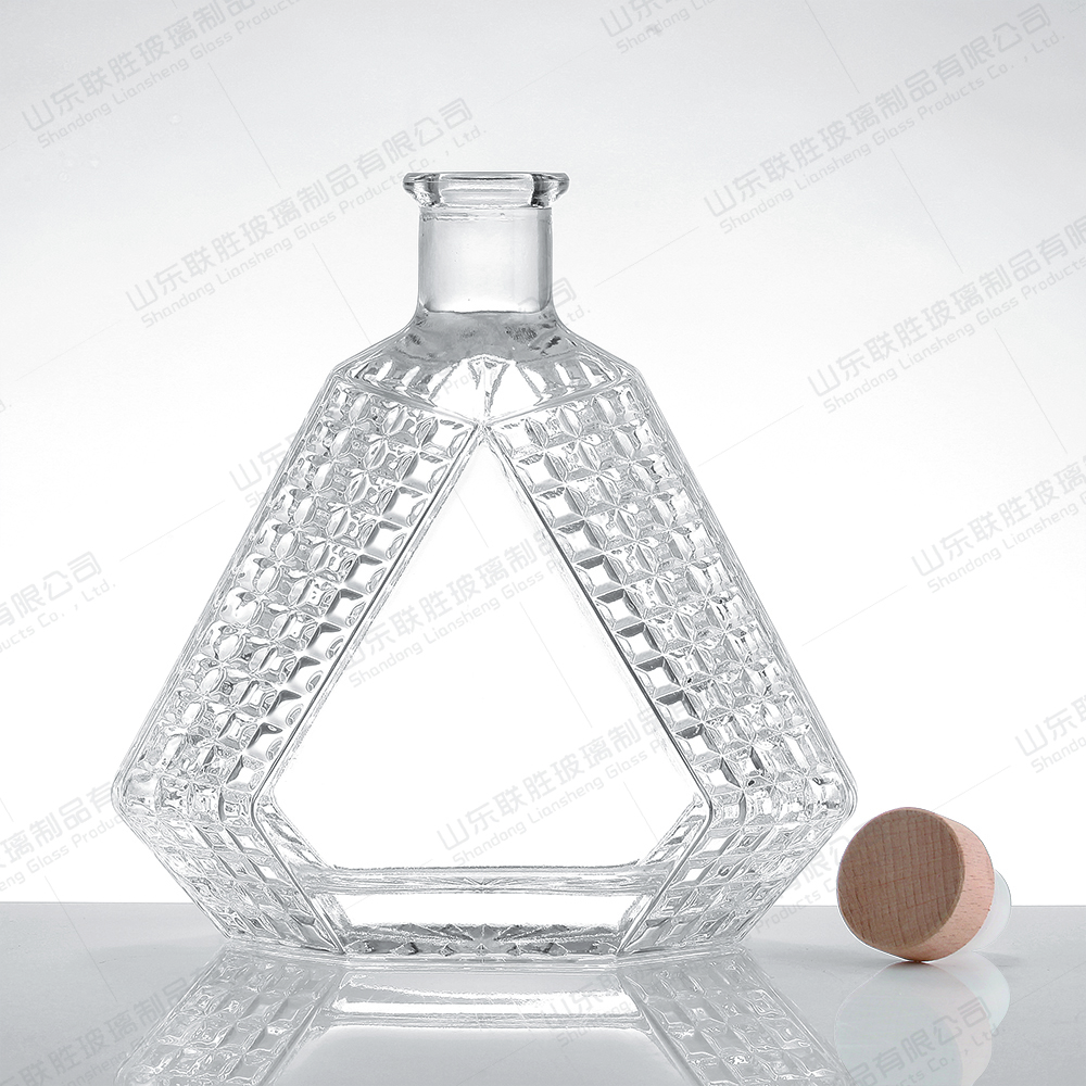 Customized 500ml Square Glass Bottle for Liquor 50cl made of Healthy Lead-free Glass