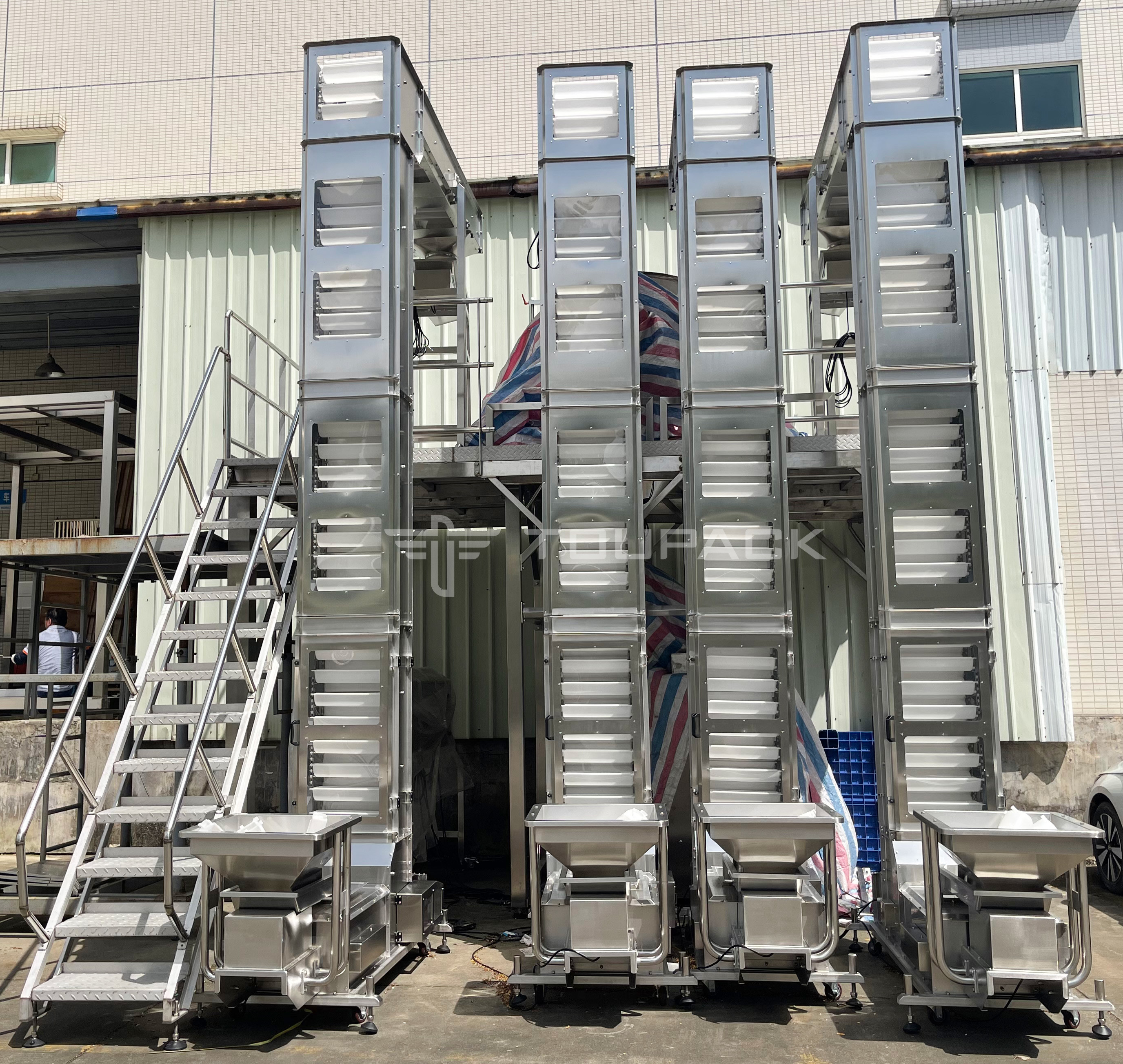 Z Shaped Bucket Elevator Conveyor For Beans Powder Transportation