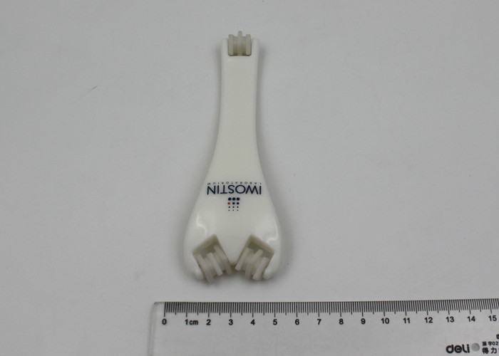 Small Hand Held Body Skin Massage Roller For Muscle Stimulation