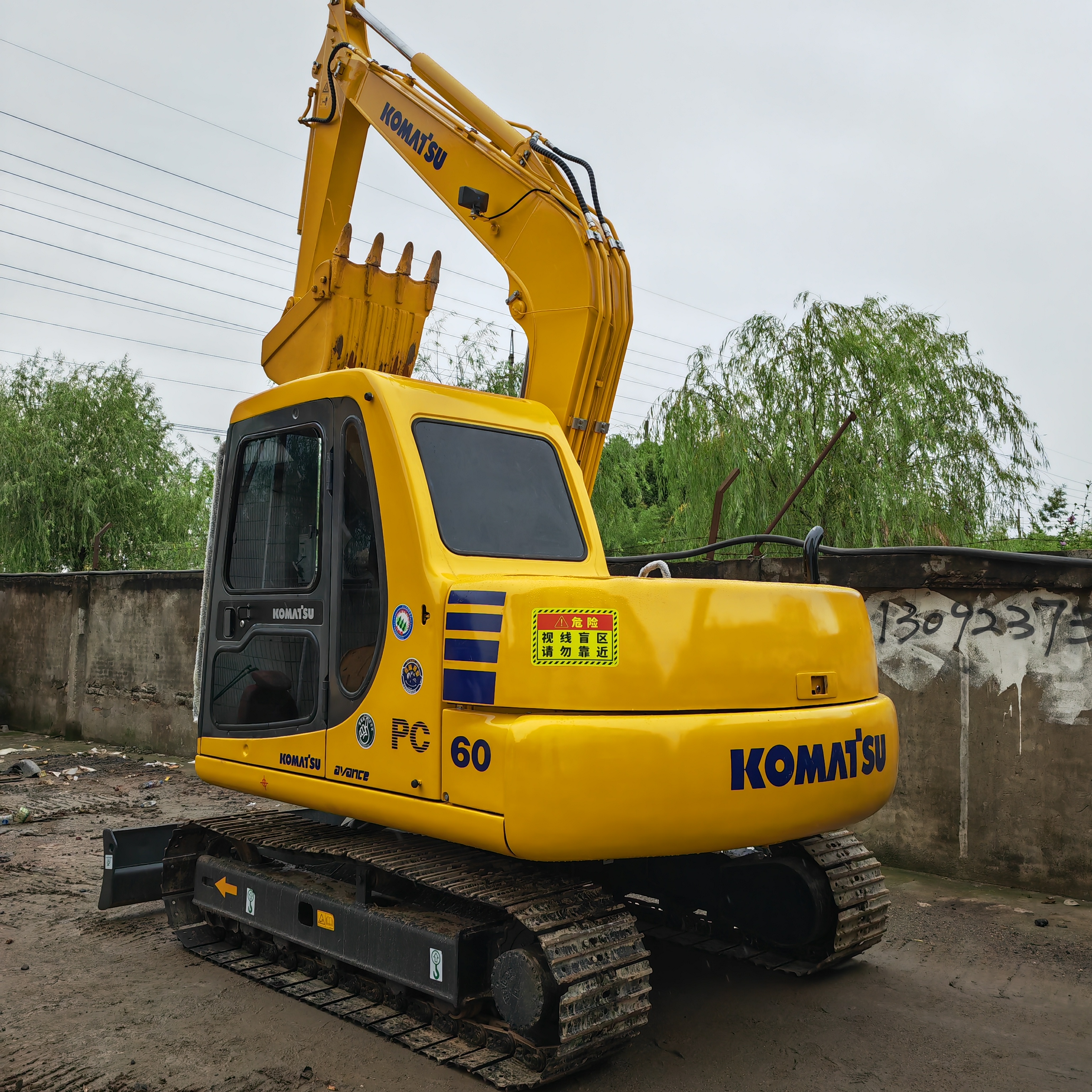 used crawler komatsu excavator Komatsu pc60/low working hours high digging power used Komatsu pc60 on sale