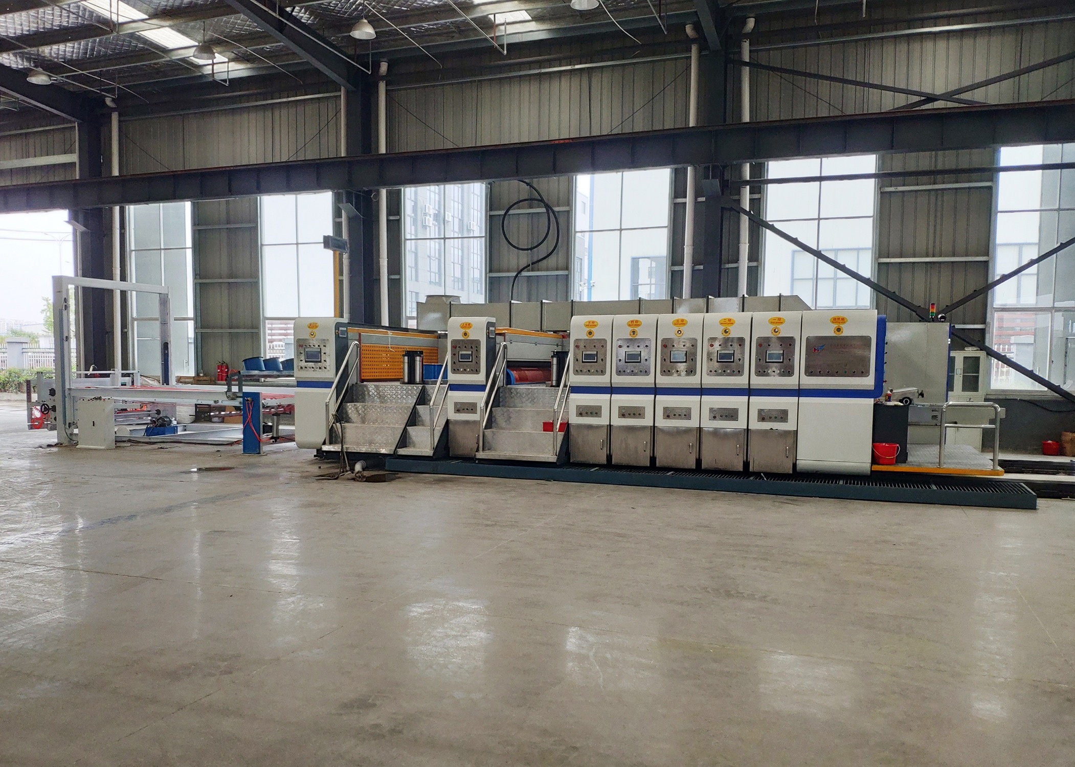 High Definition 4 Colors Flexo Printing Machine With Rotary Slotter Supplies Perfect
