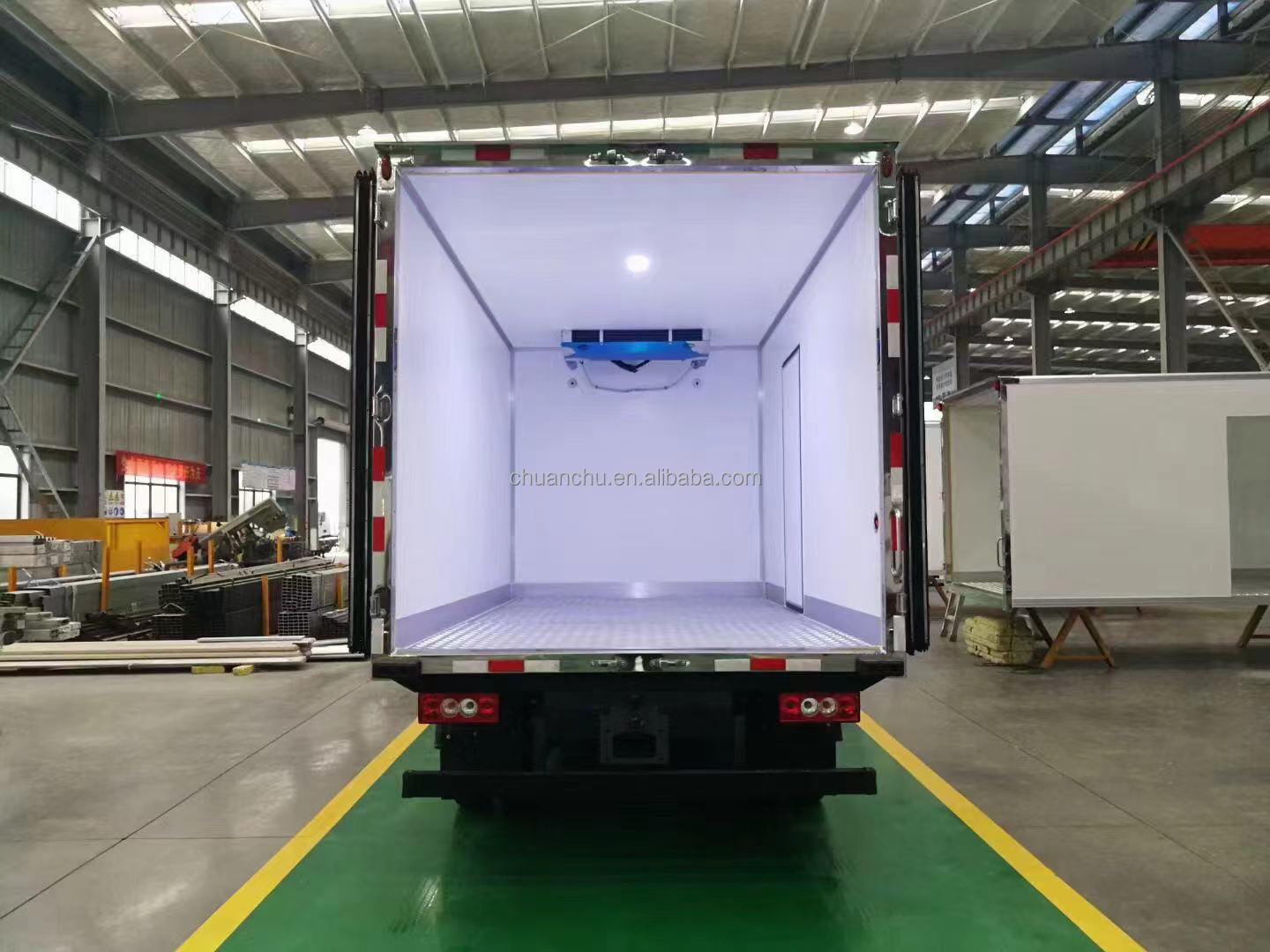 Urban Transportation Foton 4X2 Refrigerated Truck with Euro 4 Emission Standard Engine Capacity 4L