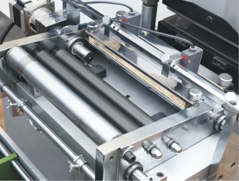 High Speed Flatbed Automatic Adhesive Label Die Cutting Machine