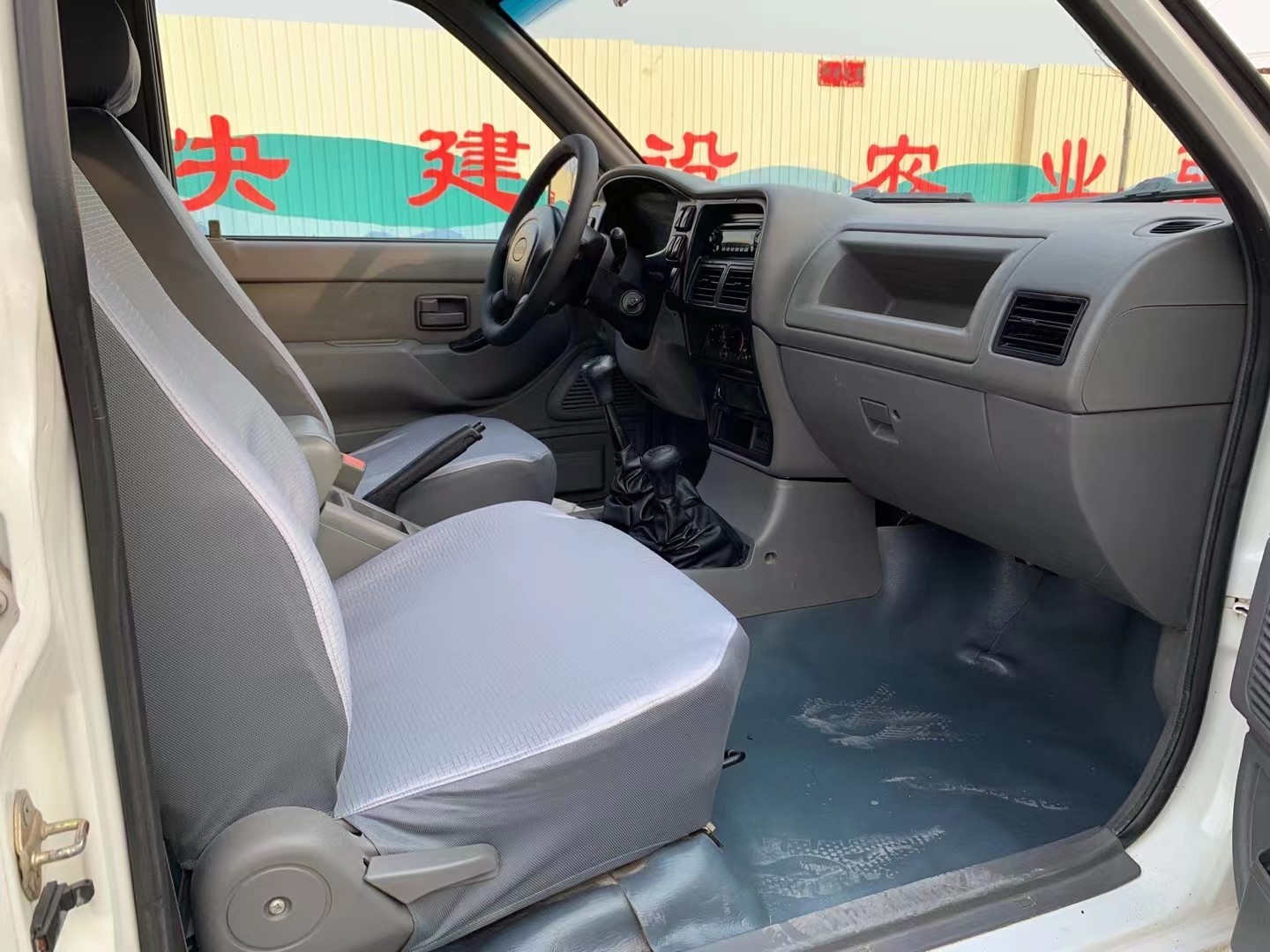 Second Hand Isuzu Trucks 4×4 Driver Mode Diesel Engine EURO III Emission 5 Seats Isuzu Pickup