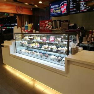 China 950W Commercial Bakery Equipments 2m 3 Tier Refrigerated Cake Display Cabinets wholesale