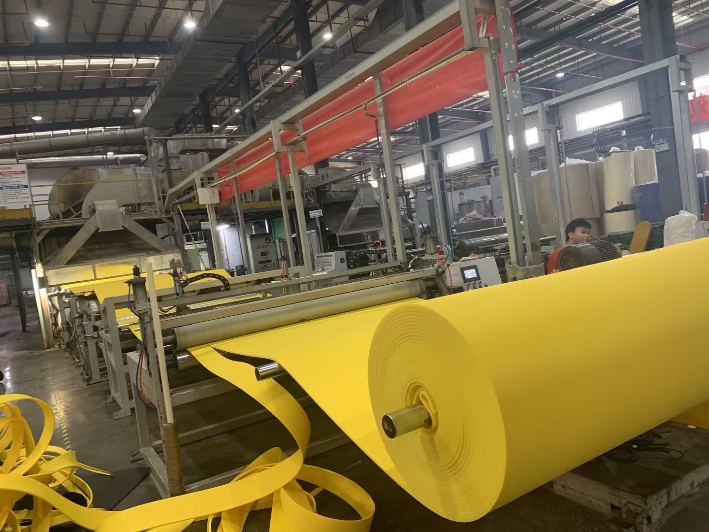 Customized Size Color Water Mat Floating Pad 3 Layer Tear Resistant XPE Foam with a Elastic Bungee Tether Floating Mat
